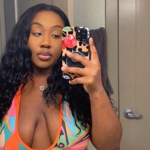 Meet your Posher, Mercedes